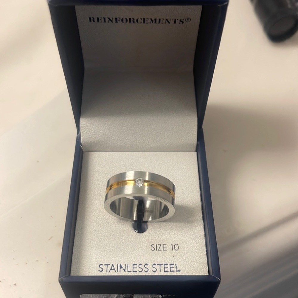 New unworn stainless steel men’s ring with a single CZ size 10 $35